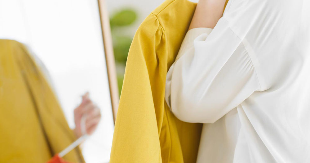 安い服を何枚も買うか。良い服を長く着るか。大人の女性が選びたい“これからの服”